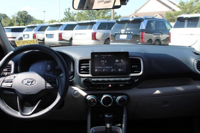 New 2026 Hyundai Venue SEL FWD image 11