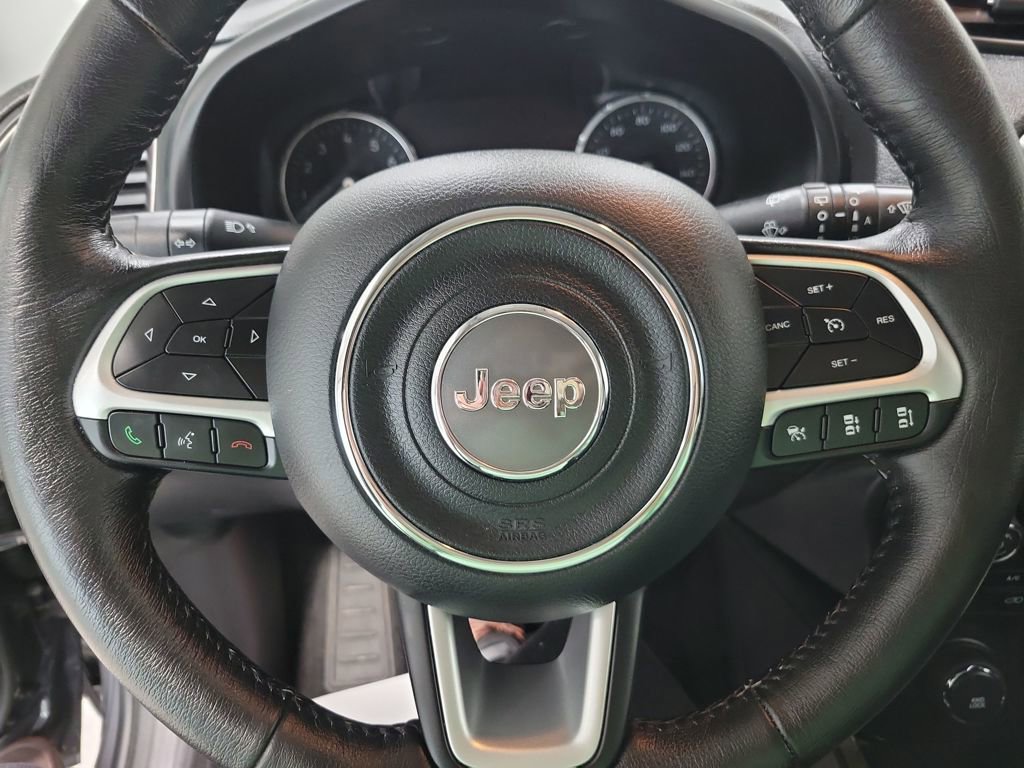 Used 2023 Jeep Renegade Limited image 5