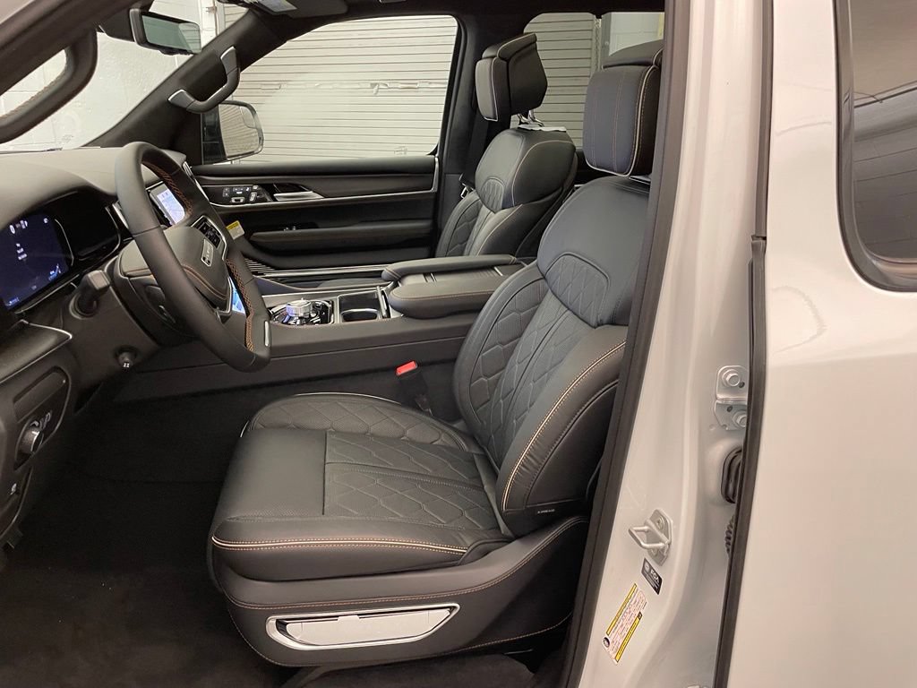 New 2026 Jeep Grand Wagoneer L Summit AWD/4WD image 24