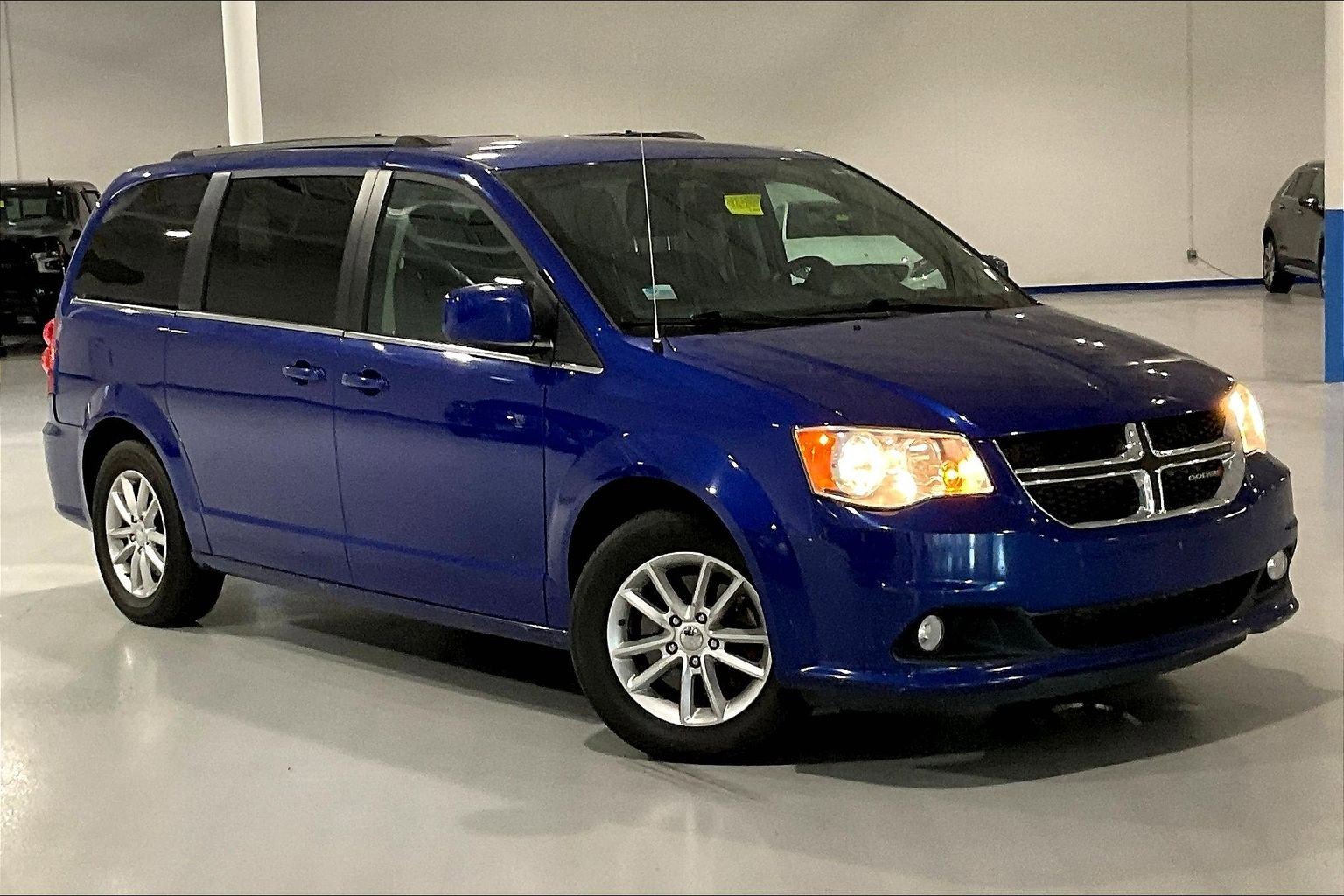Used 2019 Dodge Grand Caravan SXT FWD image 2