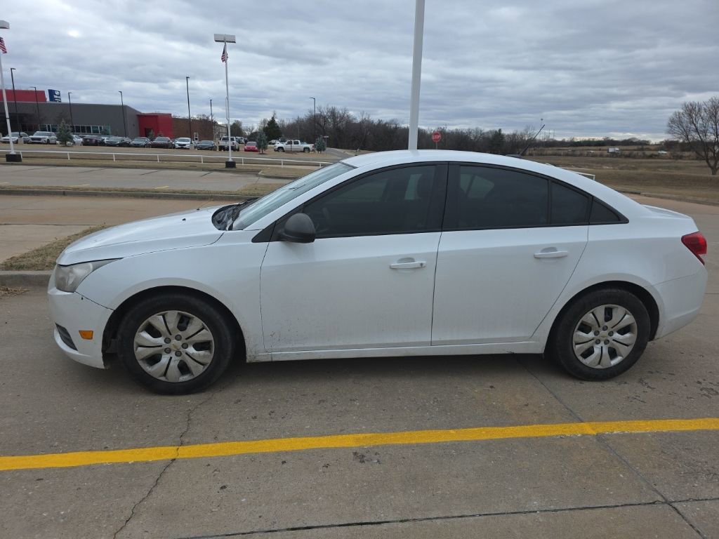 Used 2014 Chevrolet Cruze LS image 5