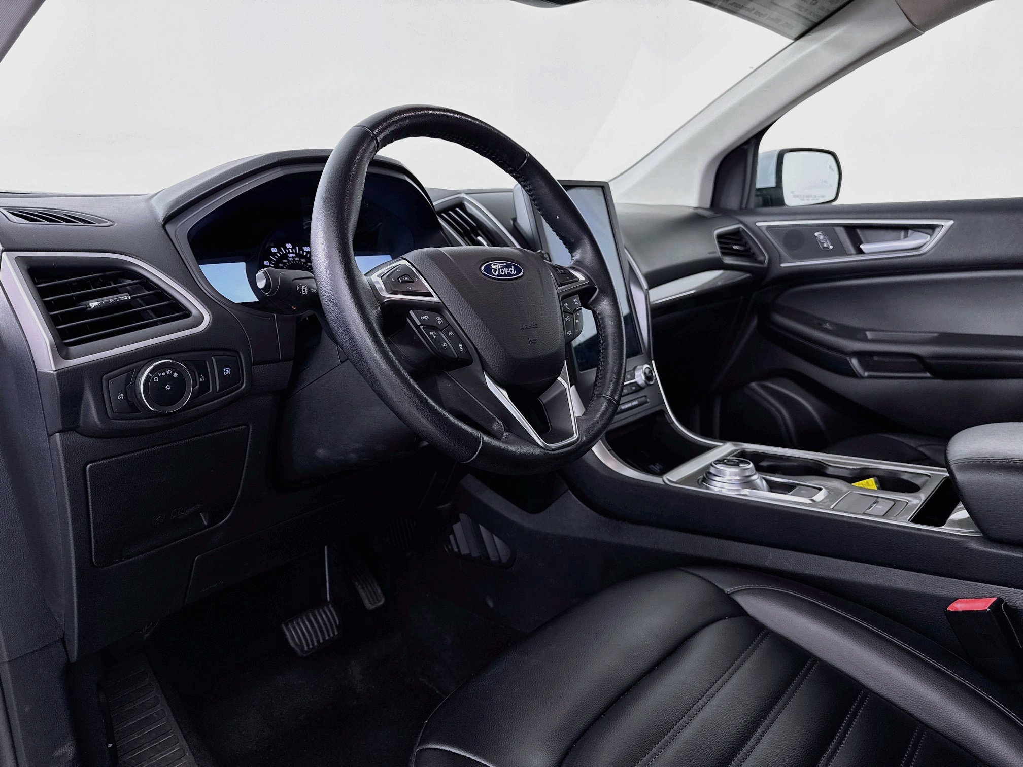 Used 2023 Ford Edge SEL AWD/4WD image 9
