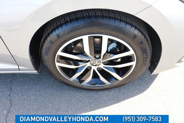 Used 2025 Volkswagen Jetta SE image 25