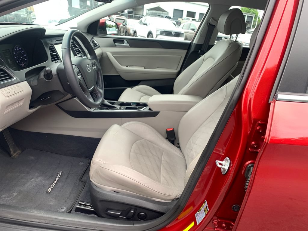 Used 2015 Hyundai Sonata Sport w/ Option Group 04 FWD image 17
