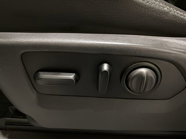 Used 2020 GMC Sierra 3500 Denali w/ Denali Ultimate Package image 12