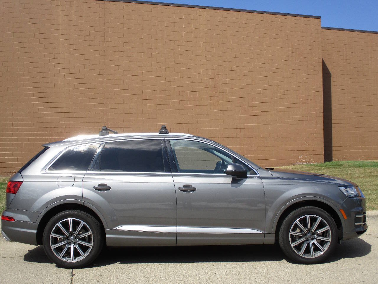 Used 2017 Audi Q7 3.0T Prestige AWD/4WD image 48