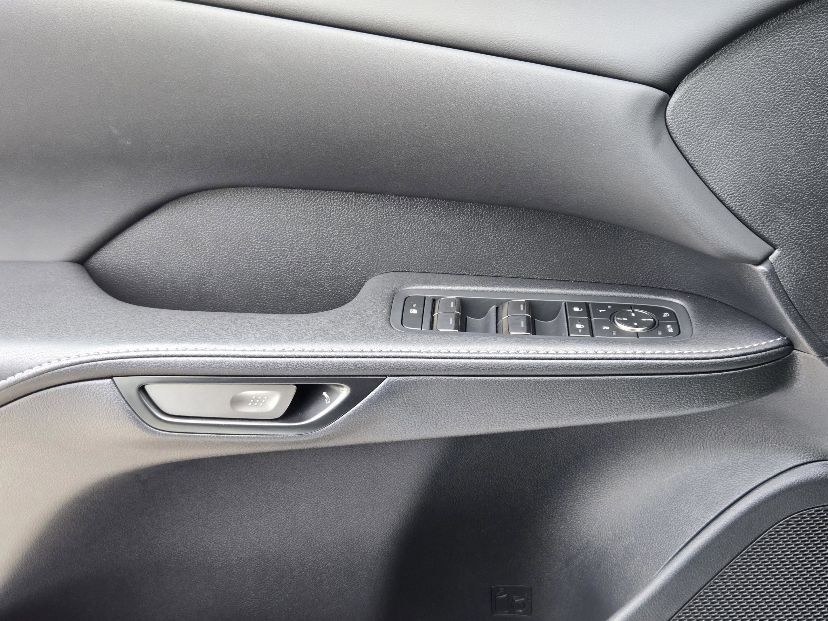 Used 2025 Lexus RX 350 Premium w/ Accessory Package (Z1) FWD image 19