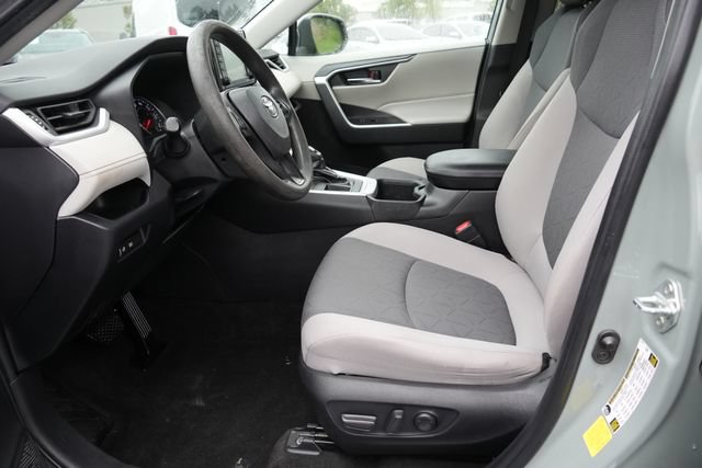 Used 2022 Toyota RAV4 XLE FWD image 21