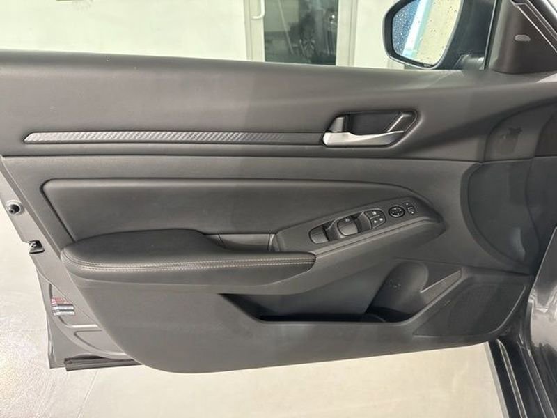 Used 2024 Nissan Altima 2.5 SV image 20