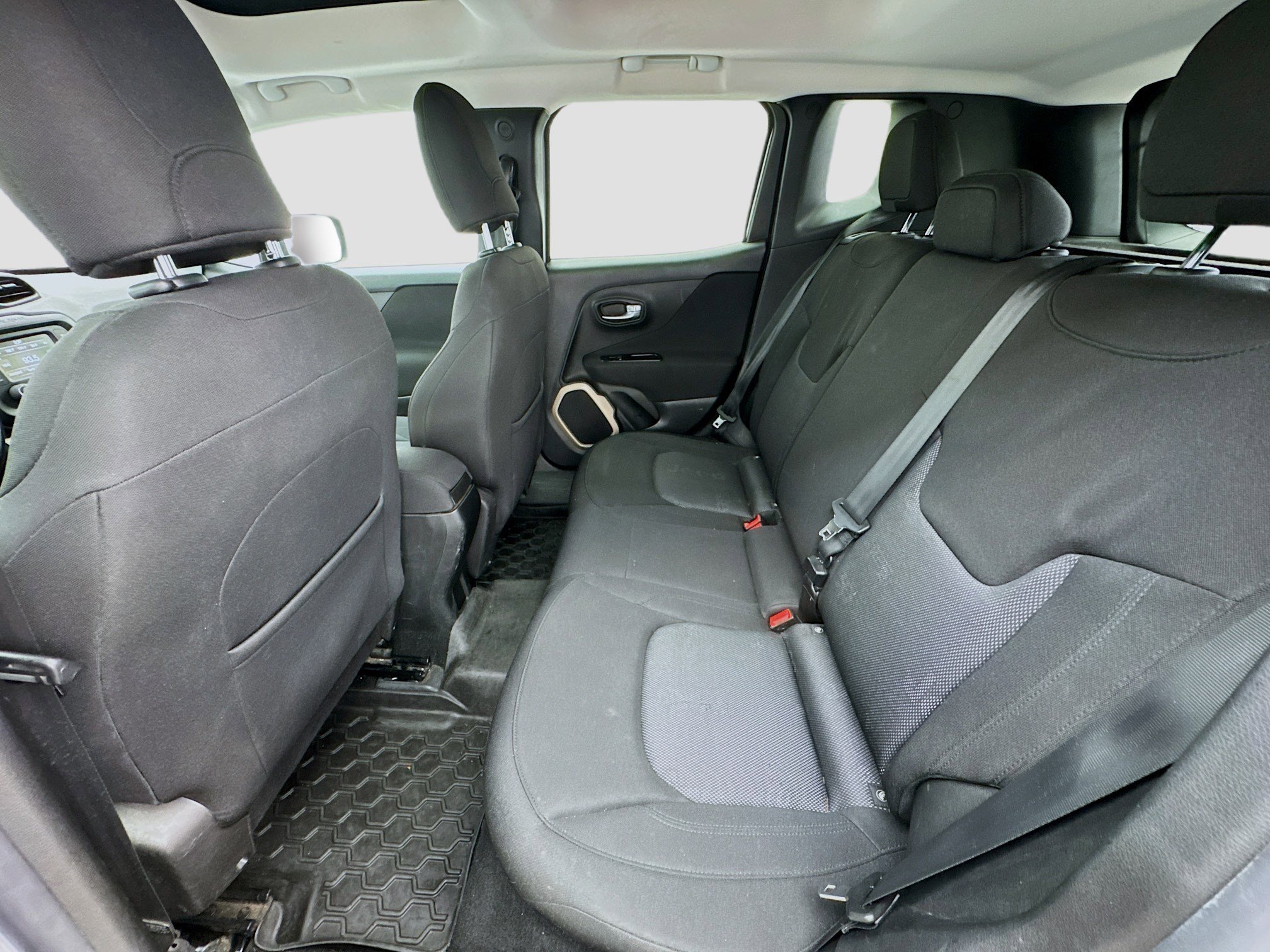 Used 2015 Jeep Renegade Latitude image 14