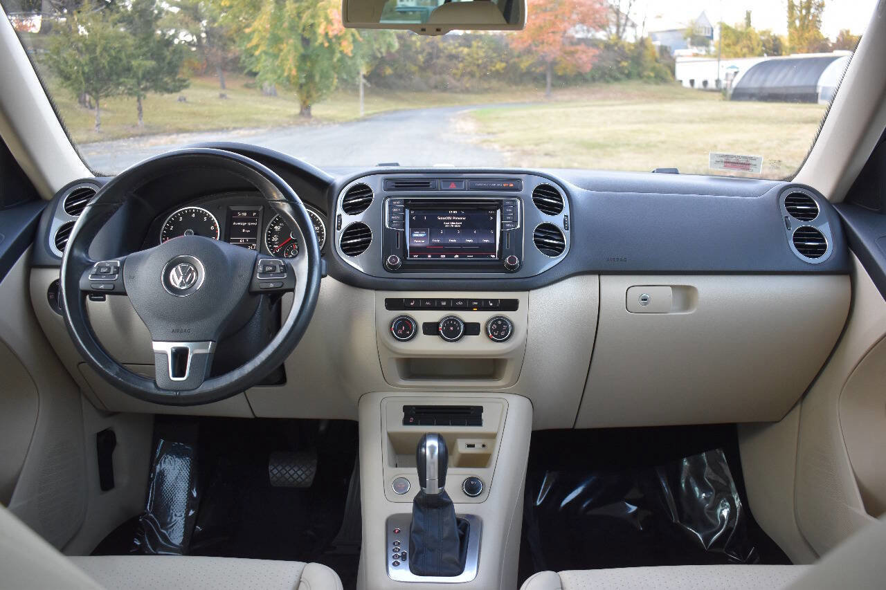 Used 2016 Volkswagen Tiguan SE image 16