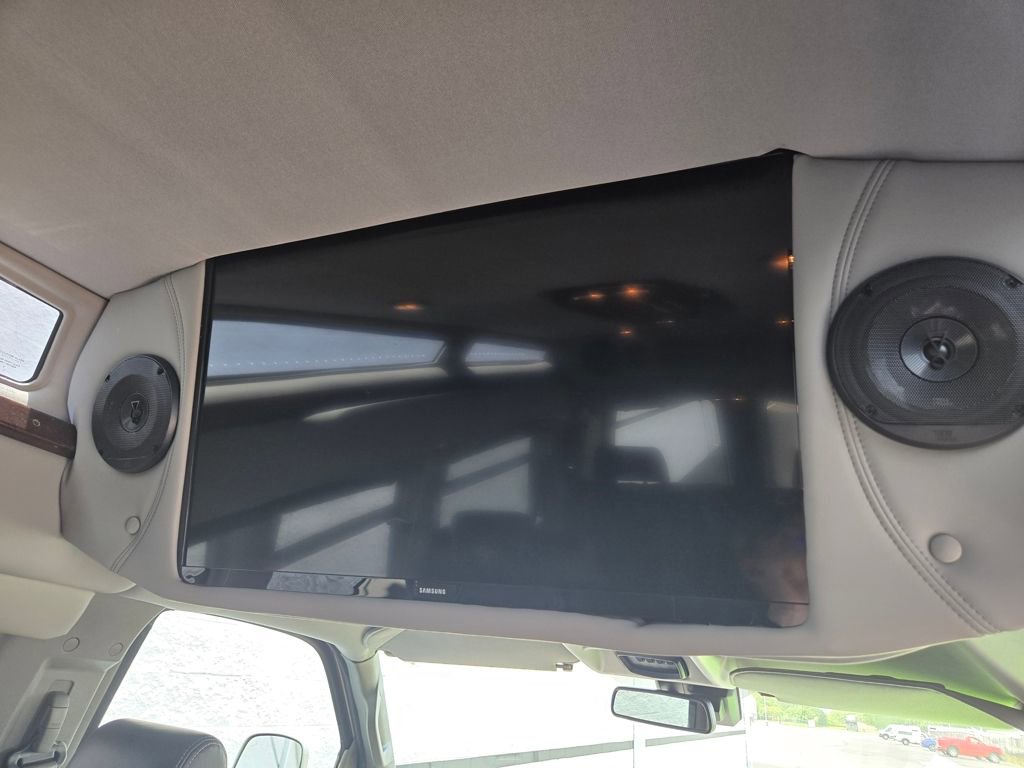 Used 2019 Chevrolet Express 2500 w/ Enhanced Convenience Package image 28