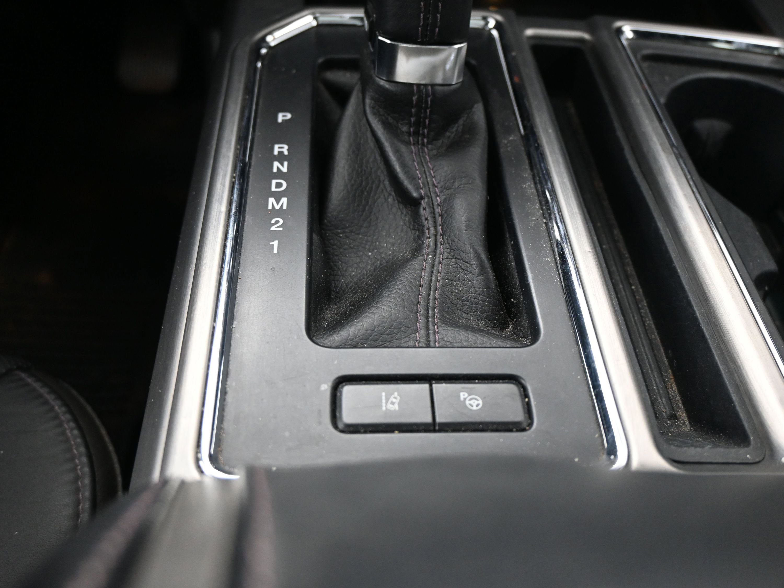 Used 2015 Ford F150 Platinum w/ Equipment Group 701A Luxury image 17