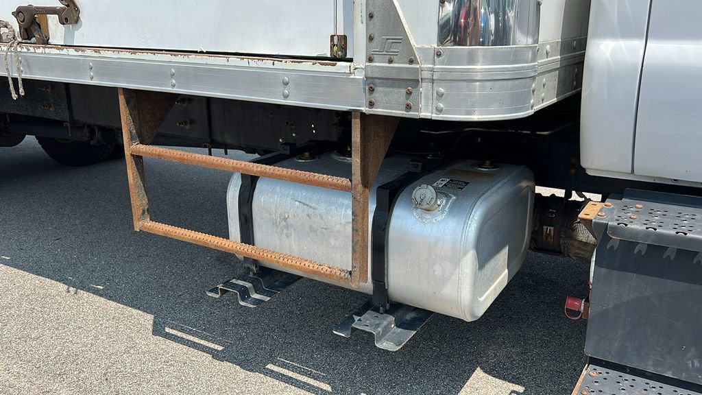 Used 2017 Ford F650 2WD Regular Cab Super Duty image 31