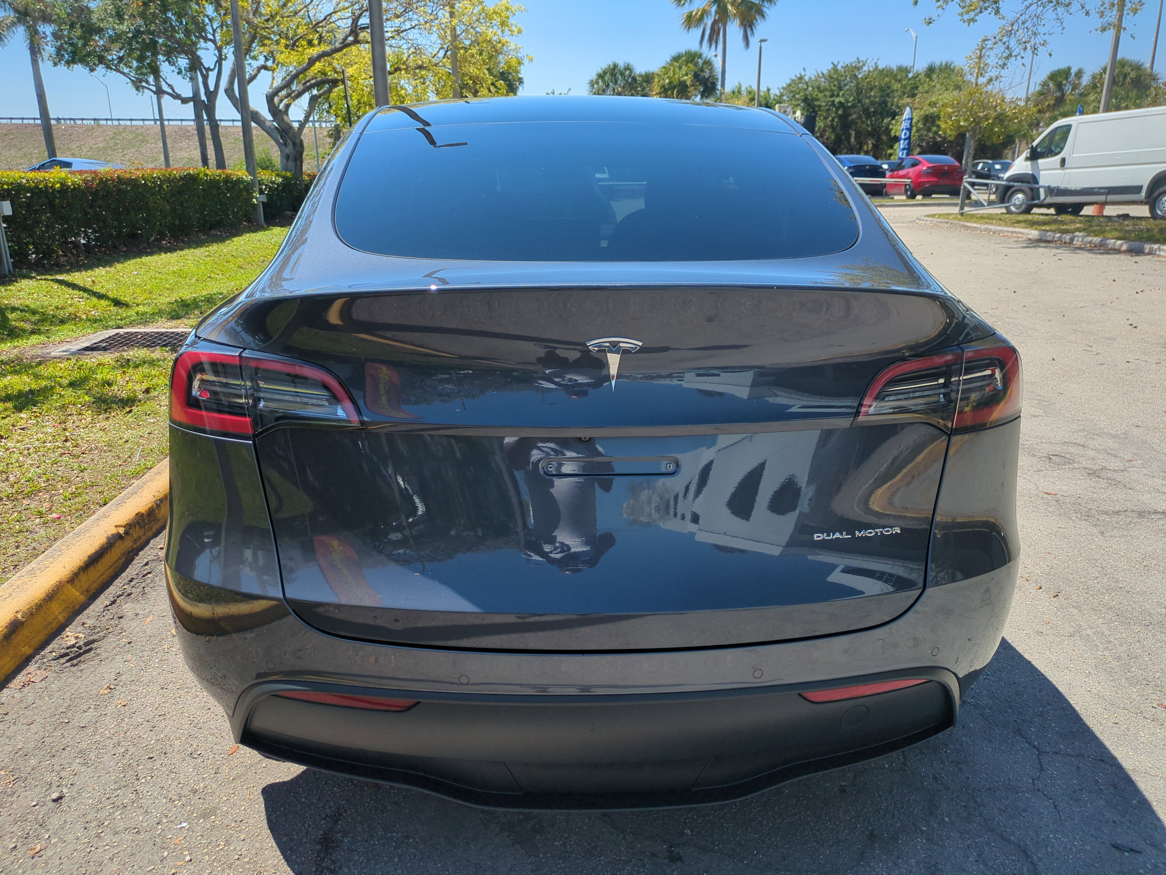 Used 2021 Tesla Model Y Long Range image 6