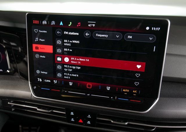 Used 2025 Volkswagen GTI SE w/ SE Leather Seating Package image 15