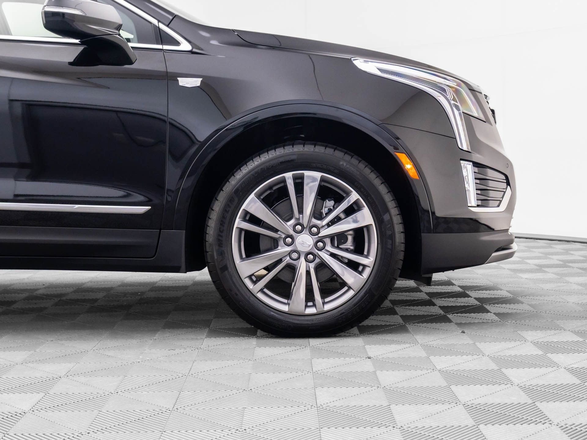 New 2025 Cadillac XT5 Premium Luxury image 32