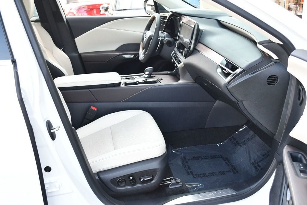 Used 2023 Lexus RX 350 Premium Plus w/ Accessory Package FWD image 19