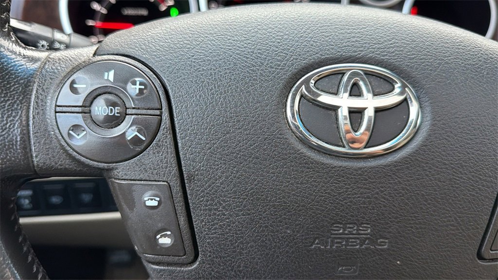 Used 2011 Toyota Sequoia Platinum image 33