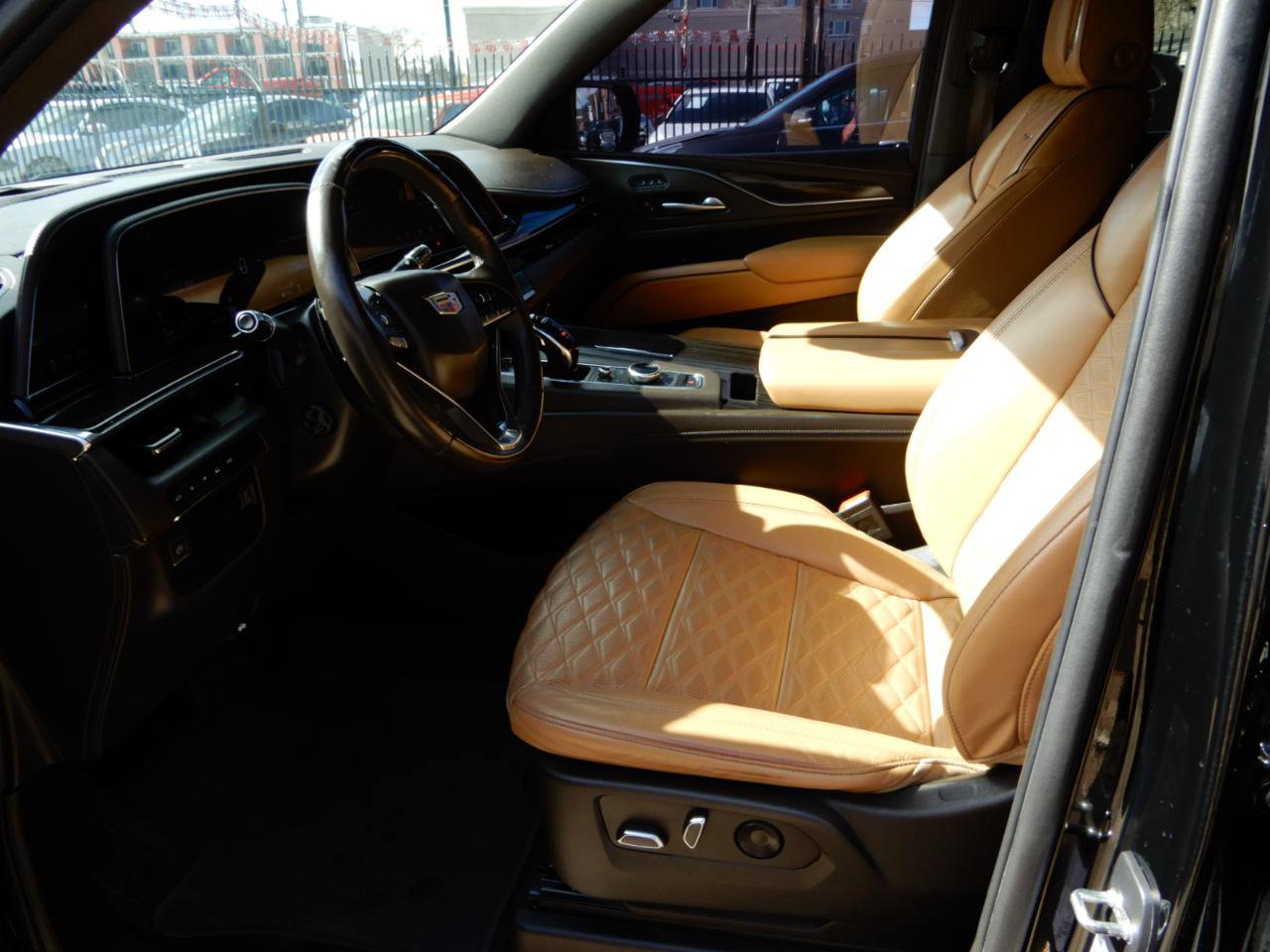 Used 2022 Cadillac Escalade Premium Luxury image 11