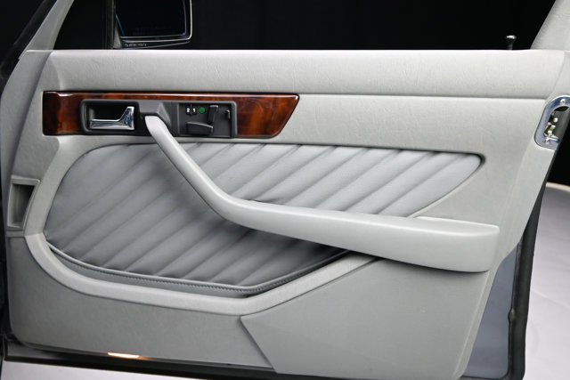 Used 1991 Mercedes-Benz 560 SEL image 51