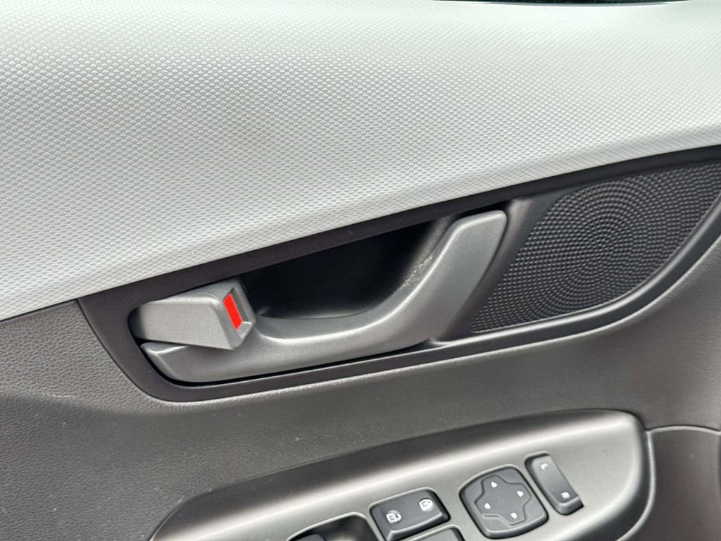 Used 2021 Hyundai Kona SEL image 14