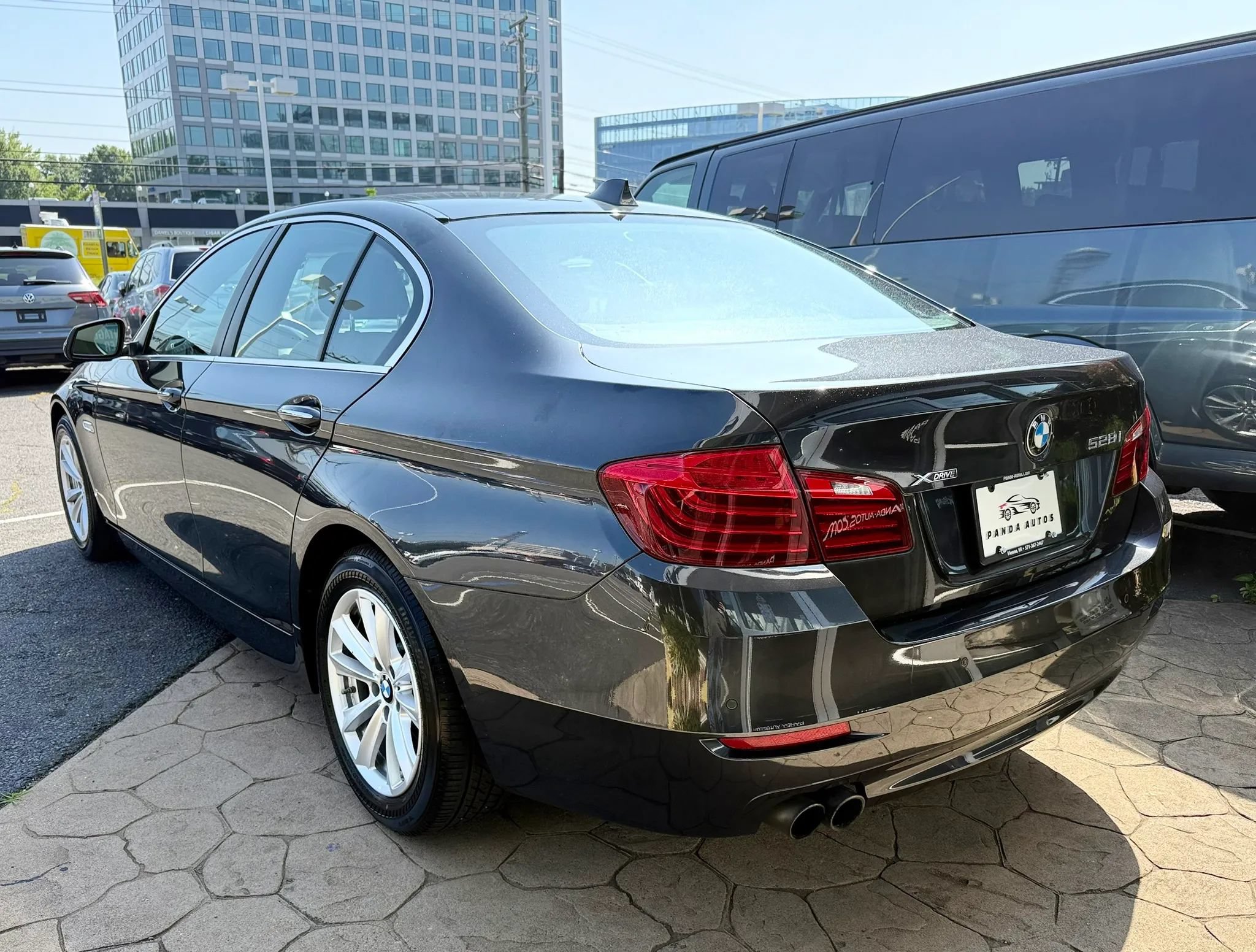 Used 2014 BMW 528i xDrive Sedan AWD/4WD image 5