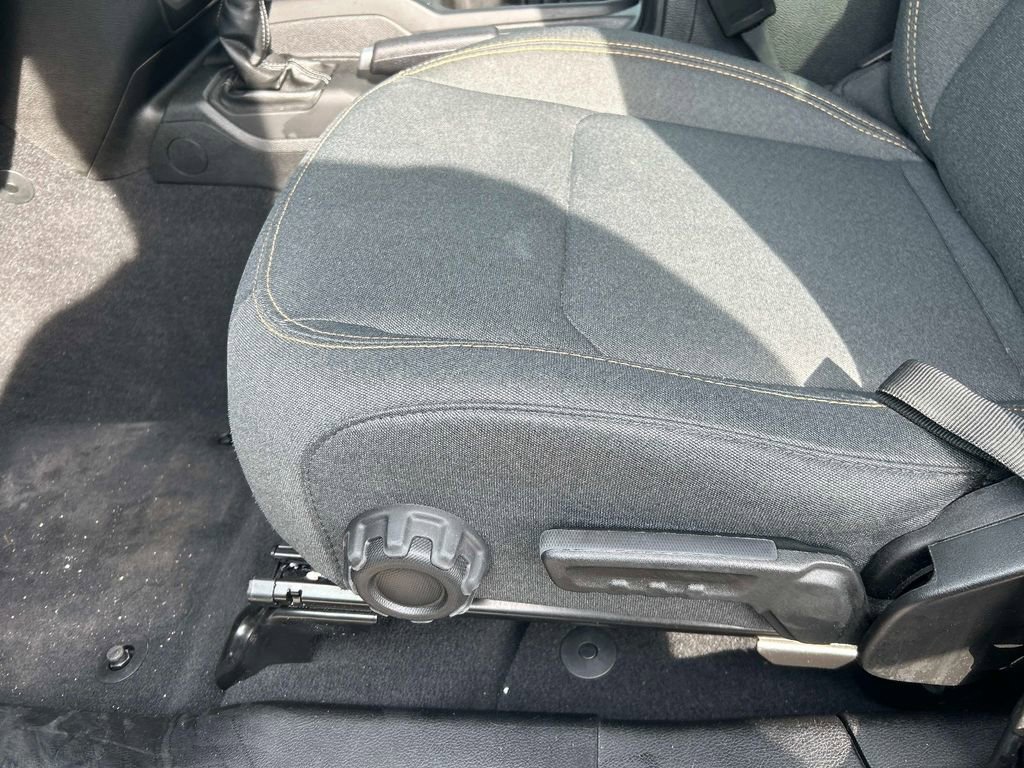 Used 2025 Jeep Wrangler Sahara image 21