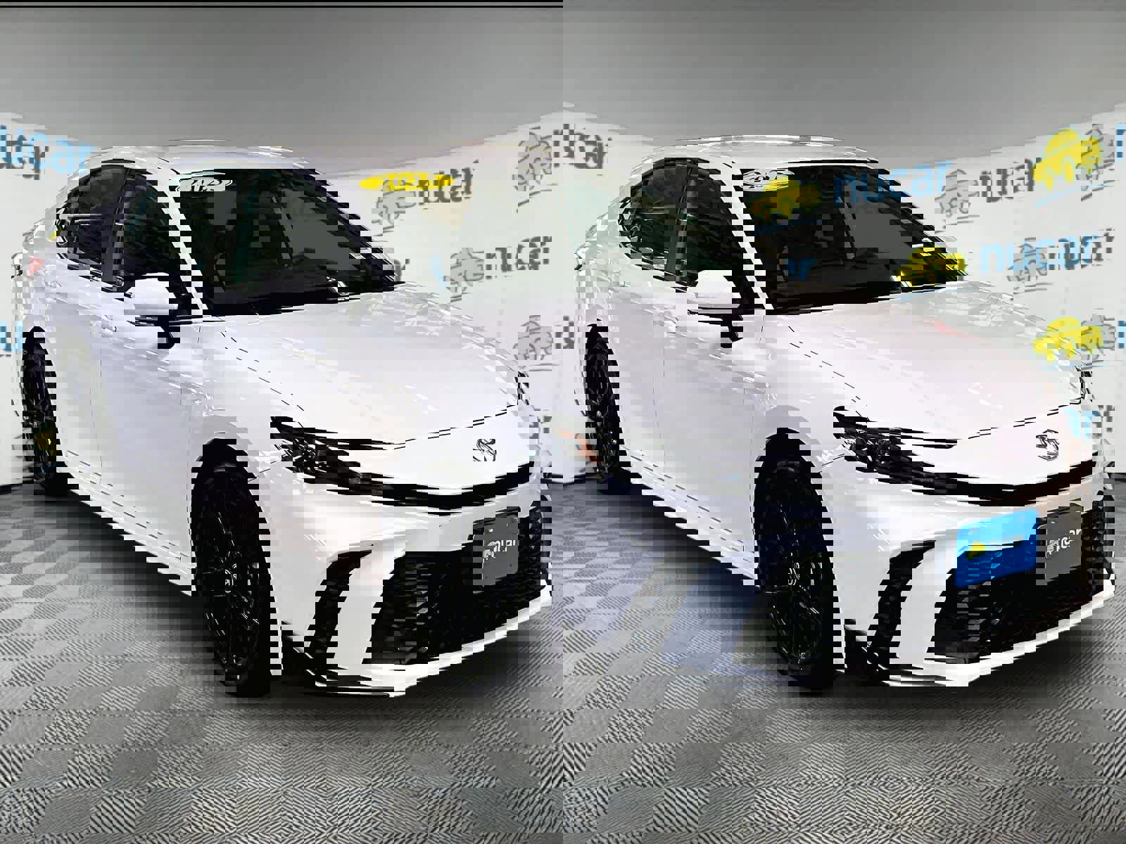 Used 2025 Toyota Camry SE image 1