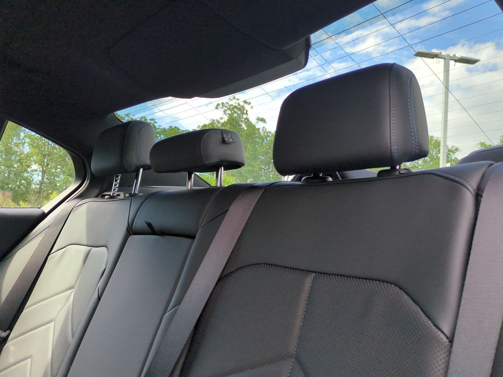 New 2027 BMW 550e xDrive w/ Premium Package AWD/4WD image 30