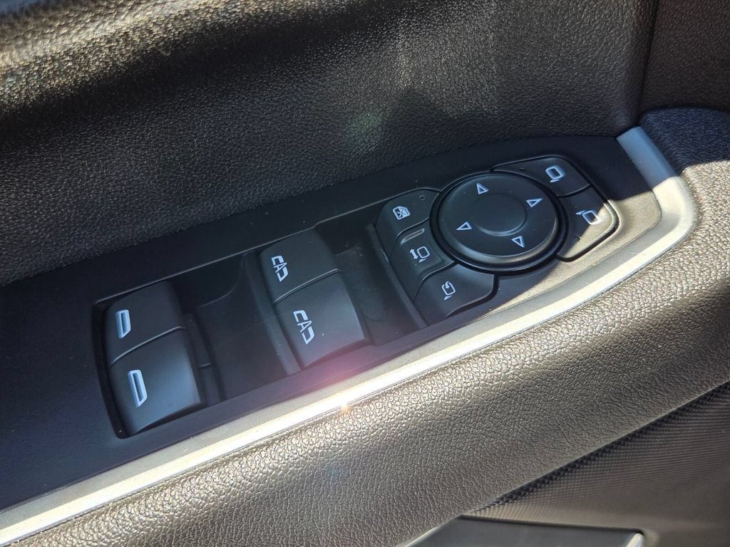 Used 2025 Chevrolet Silverado 2500 LTZ AWD/4WD image 34