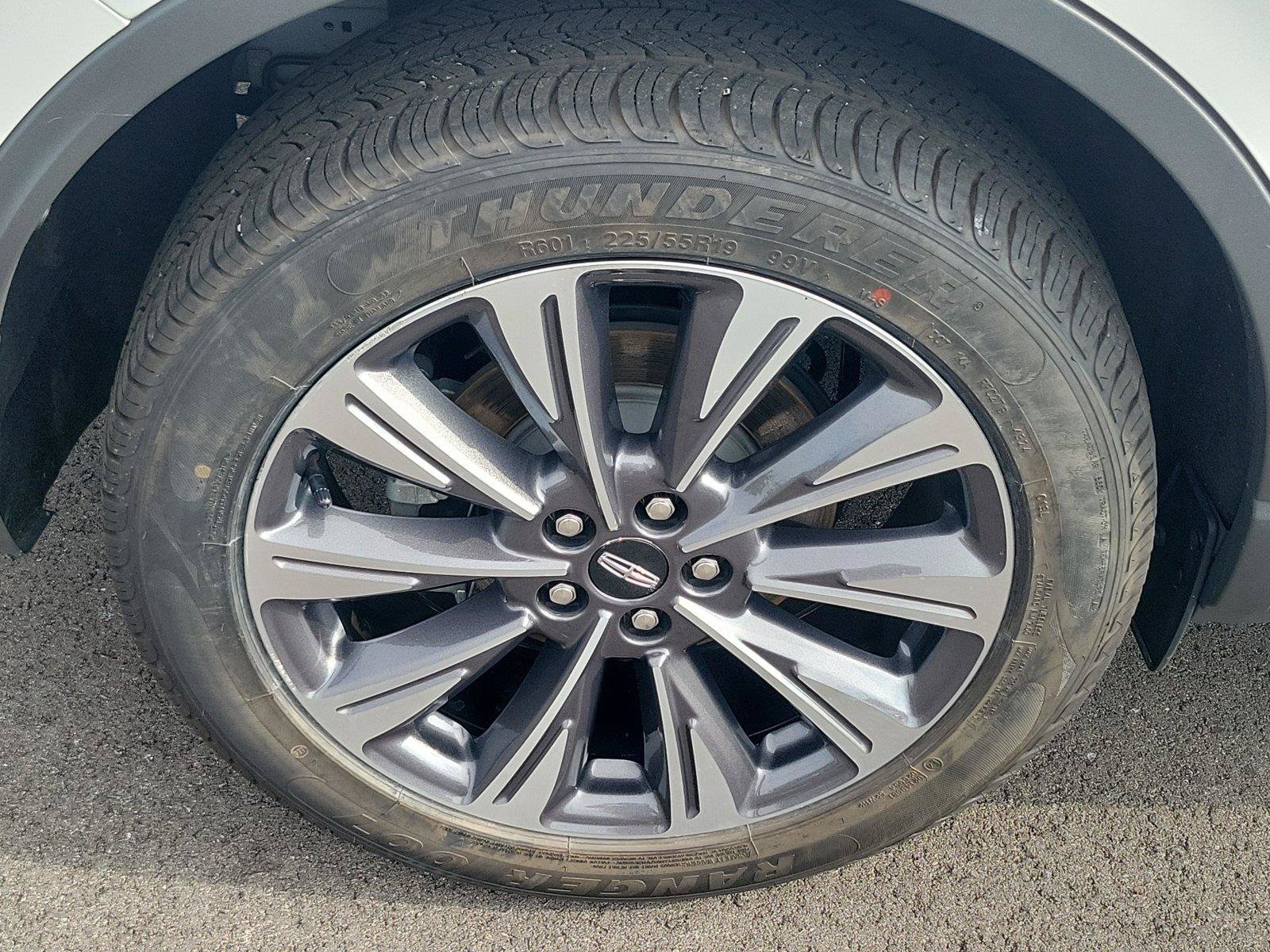 Used 2021 Lincoln Corsair Reserve w/ Elements Package FWD image 5