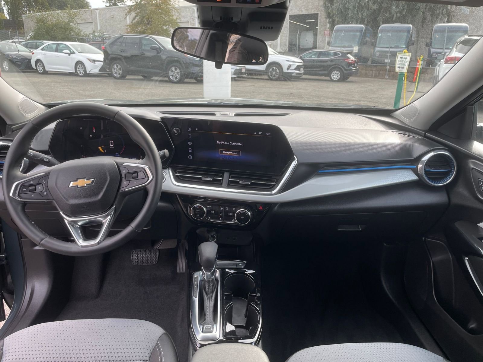 Used 2025 Chevrolet Trax LT w/ LT Convenience Package image 31