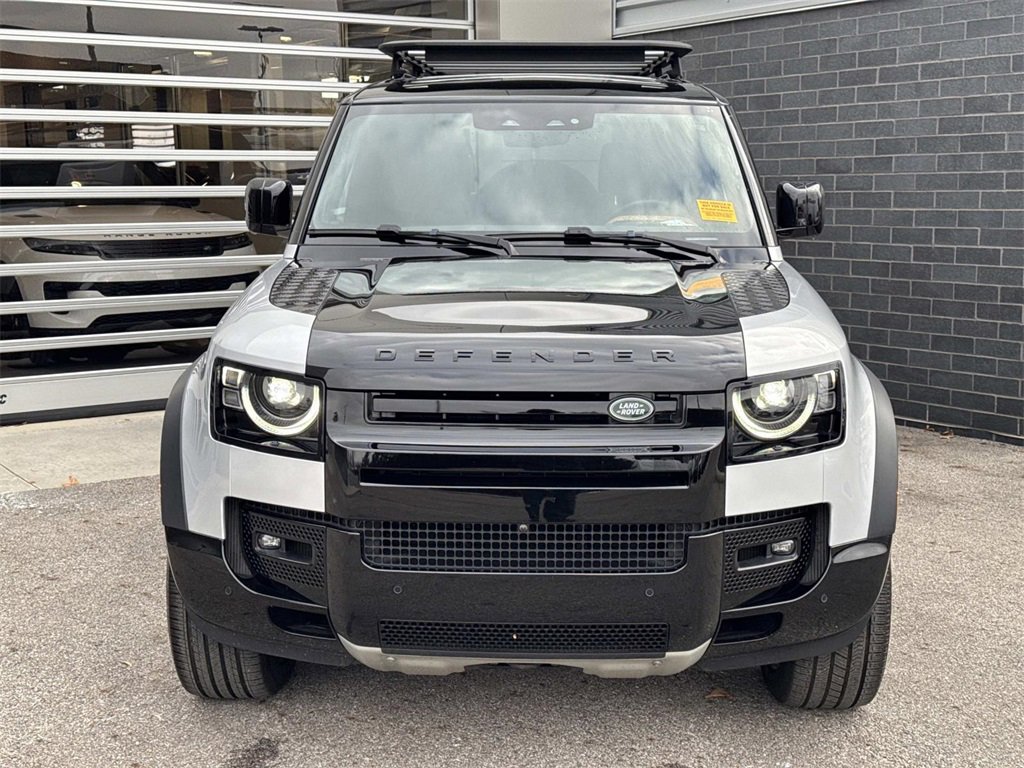 Used 2023 Land Rover Defender 110 X image 2