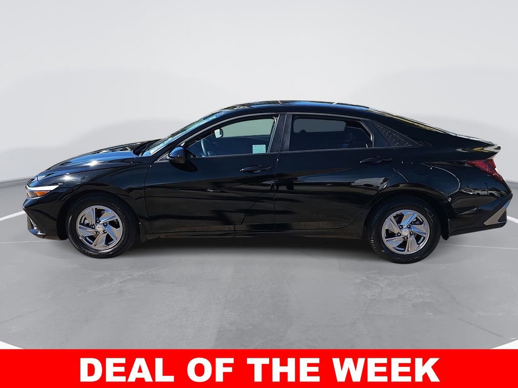 Used 2025 Hyundai Elantra SE image 6