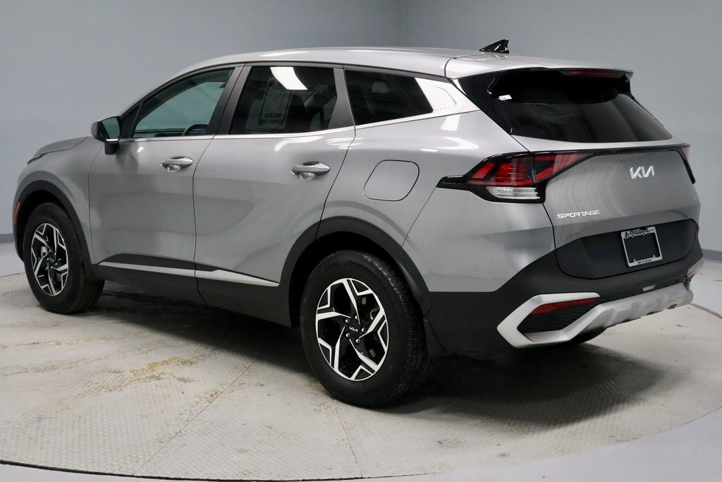 Used 2023 Kia Sportage LX image 9