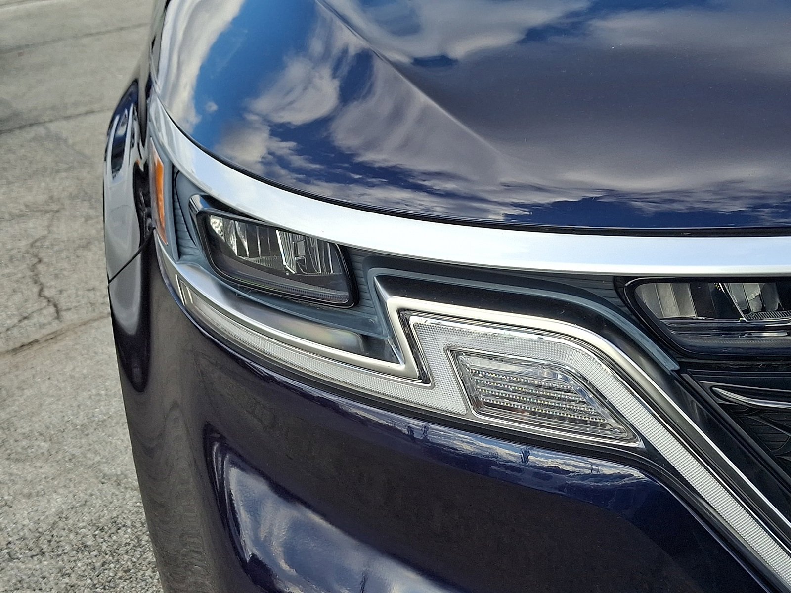 Used 2023 Kia Carnival LX image 9