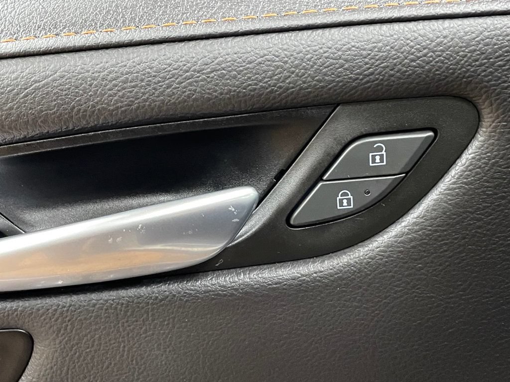 Used 2023 Cadillac XT4 Sport w/ Cold Weather Package AWD/4WD image 15