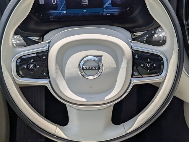 Used 2023 Volvo XC60 B5 Plus w/ Protection Package Premier image 14