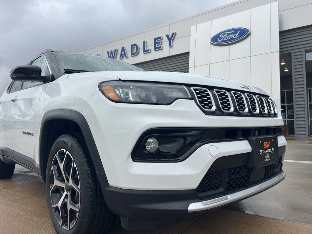 Used 2025 Jeep Compass Limited image 10