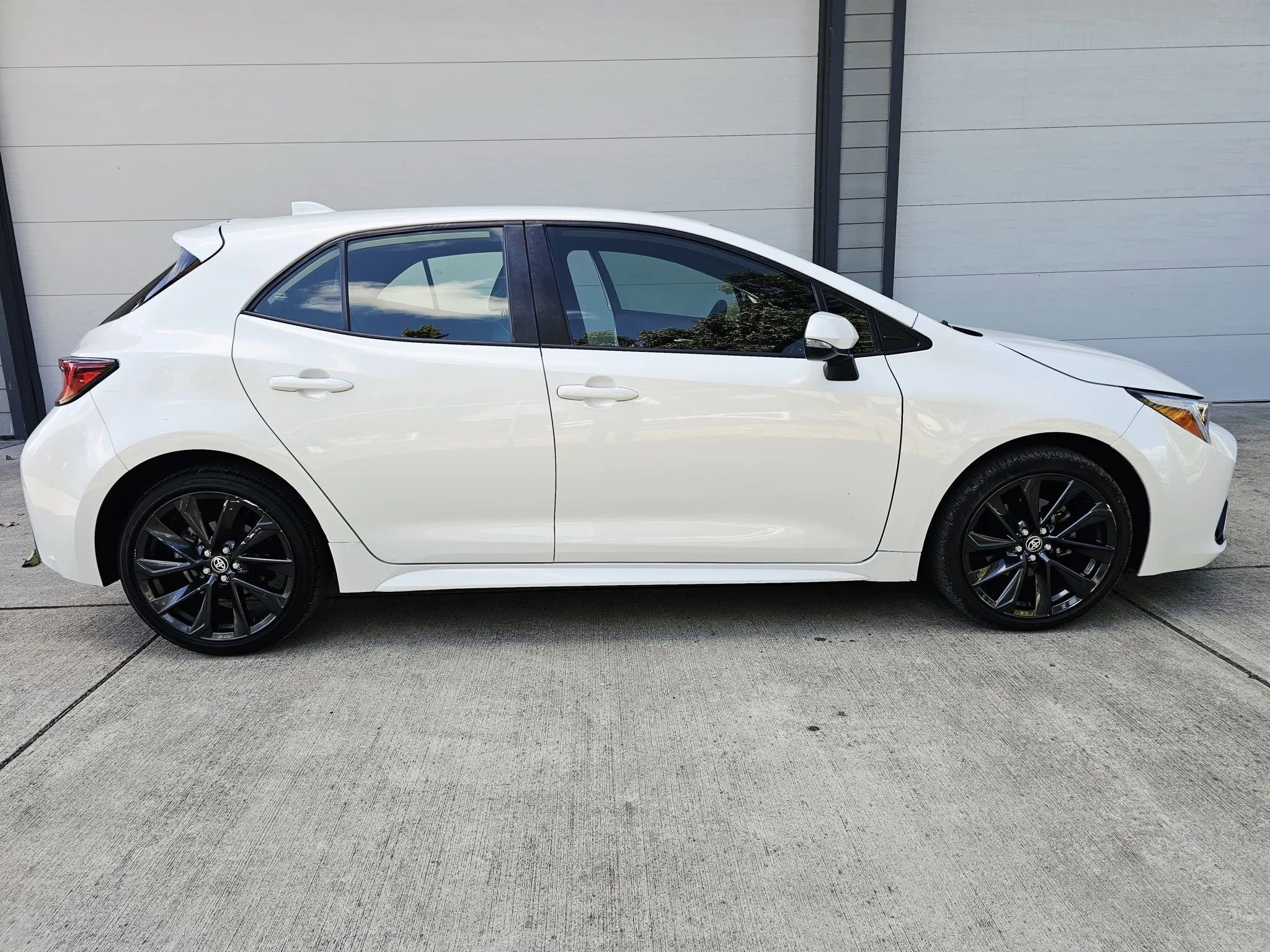 Used 2024 Toyota Corolla XSE image 6