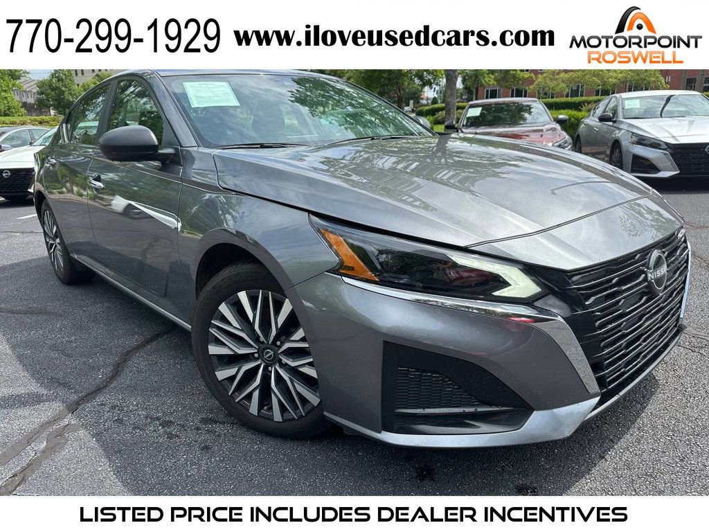 Used 2024 Nissan Altima 2.5 SV image 1