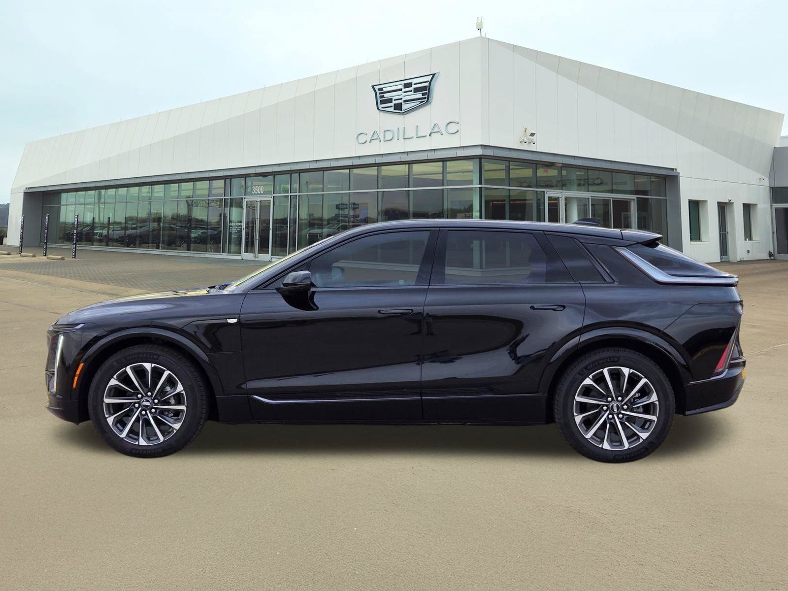 New 2026 Cadillac Lyriq Premium Luxury AWD/4WD image 3