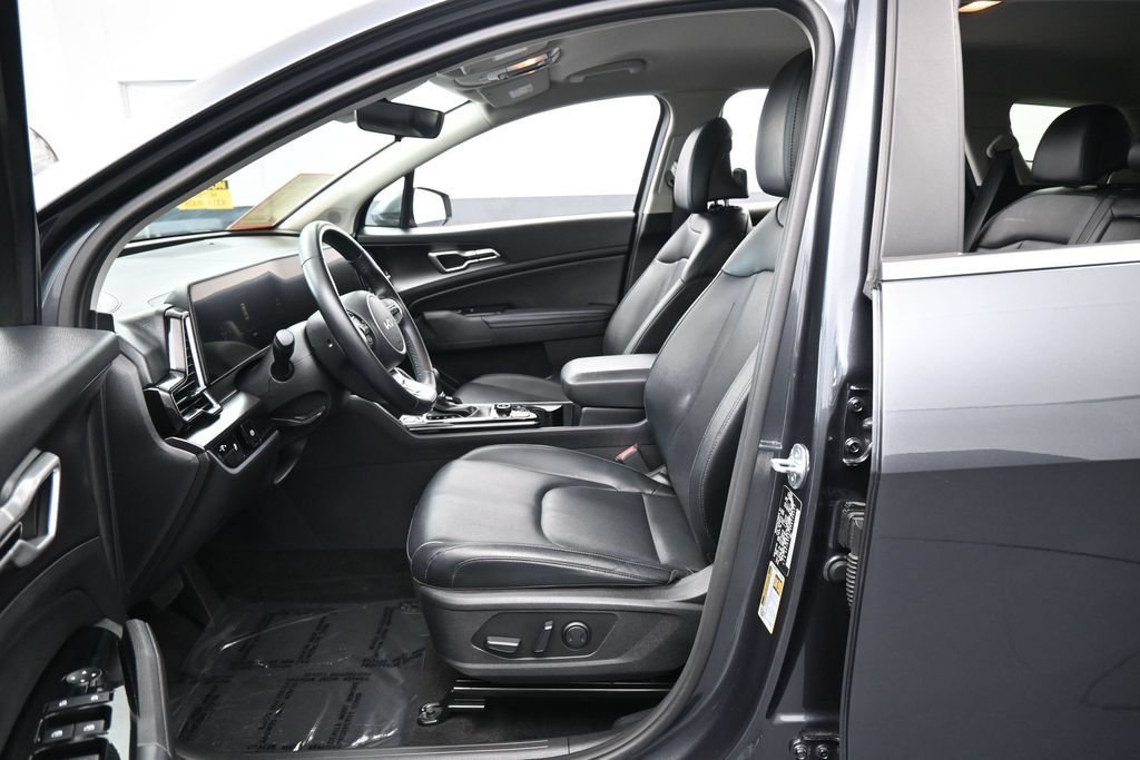Used 2024 Kia Sportage EX FWD image 11