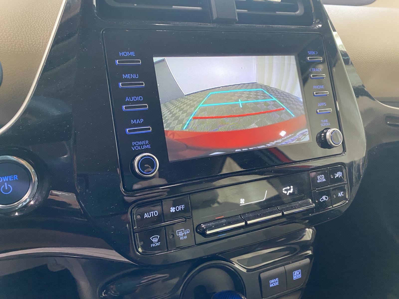 Used 2020 Toyota Prius LE AWD/4WD image 8