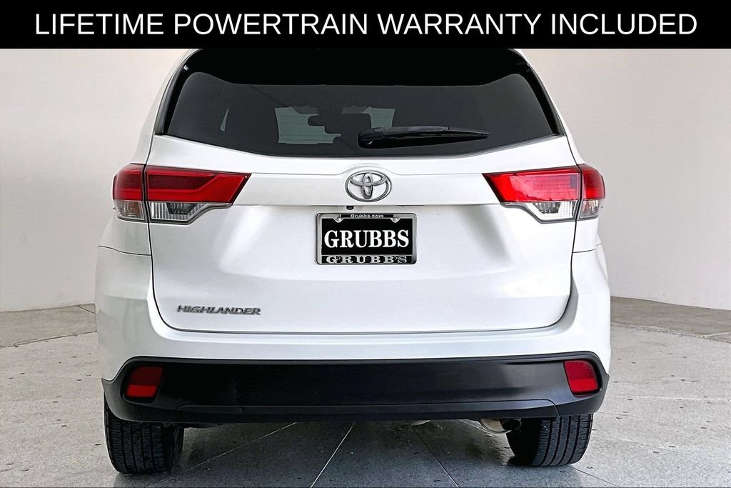 Used 2019 Toyota Highlander LE FWD image 5