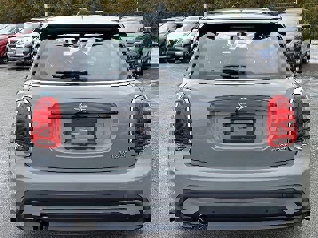 Used 2022 MINI Cooper 4-Door Hardtop image 6