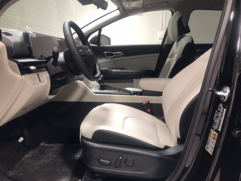 New 2026 Kia Sportage EX w/ EX Panorama Roof Package FWD image 19