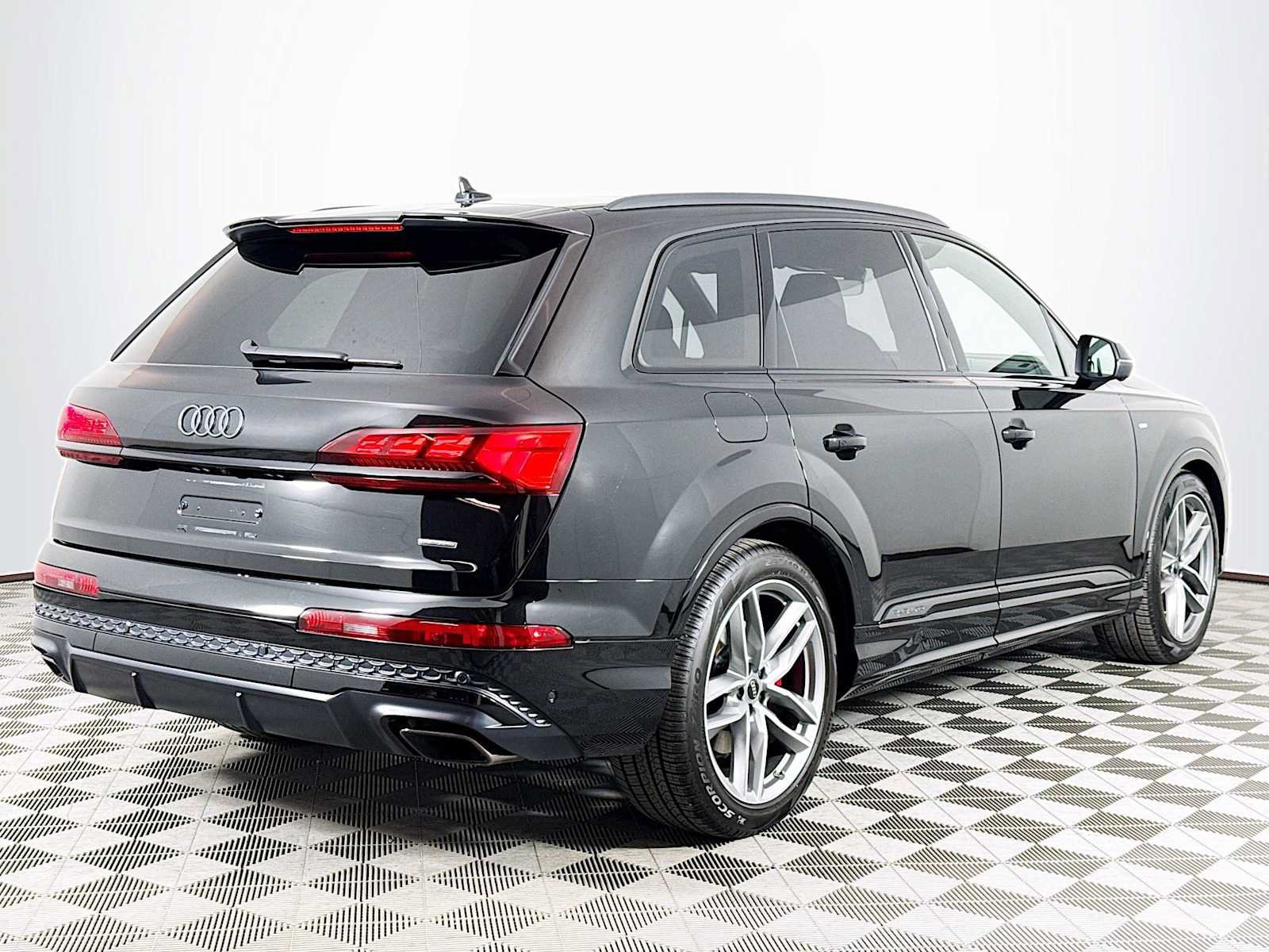 Used 2026 Audi Q7 3.0T Prestige AWD/4WD image 5
