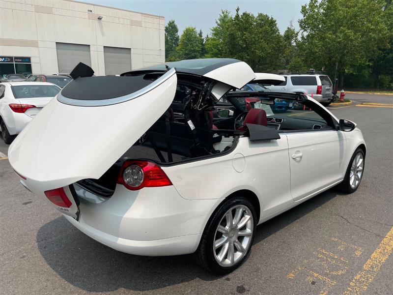 Used 2011 Volkswagen Eos Lux FWD image 42